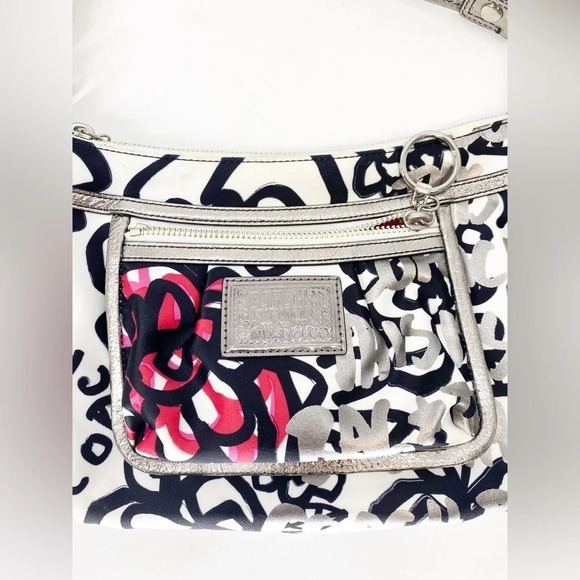 Coach Limited Edition Out of Print Vintage Poppy Graffiti Groovy Hand Bag - Picture 5 of 13